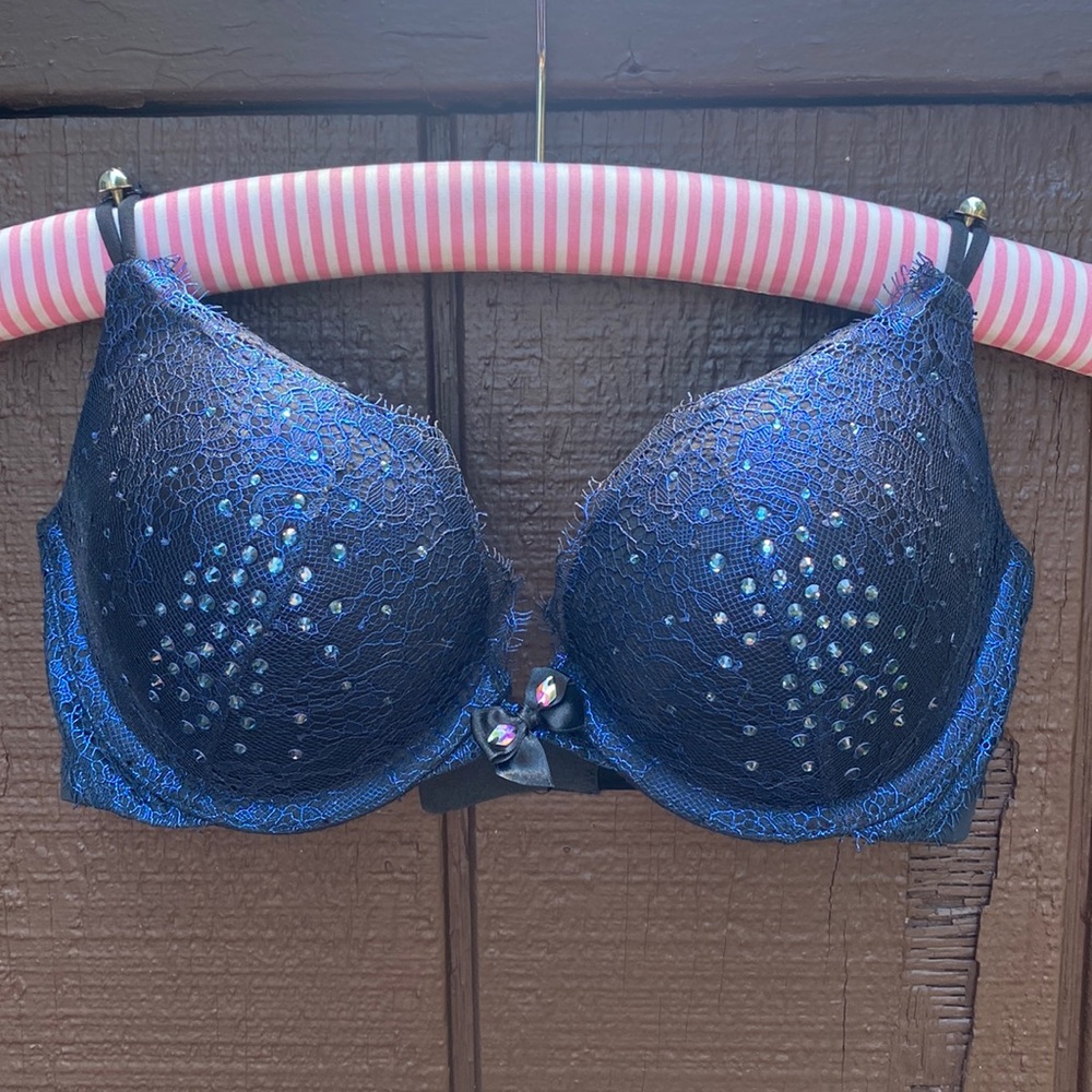 Victoria’s Secret, Very Sexy push up bra